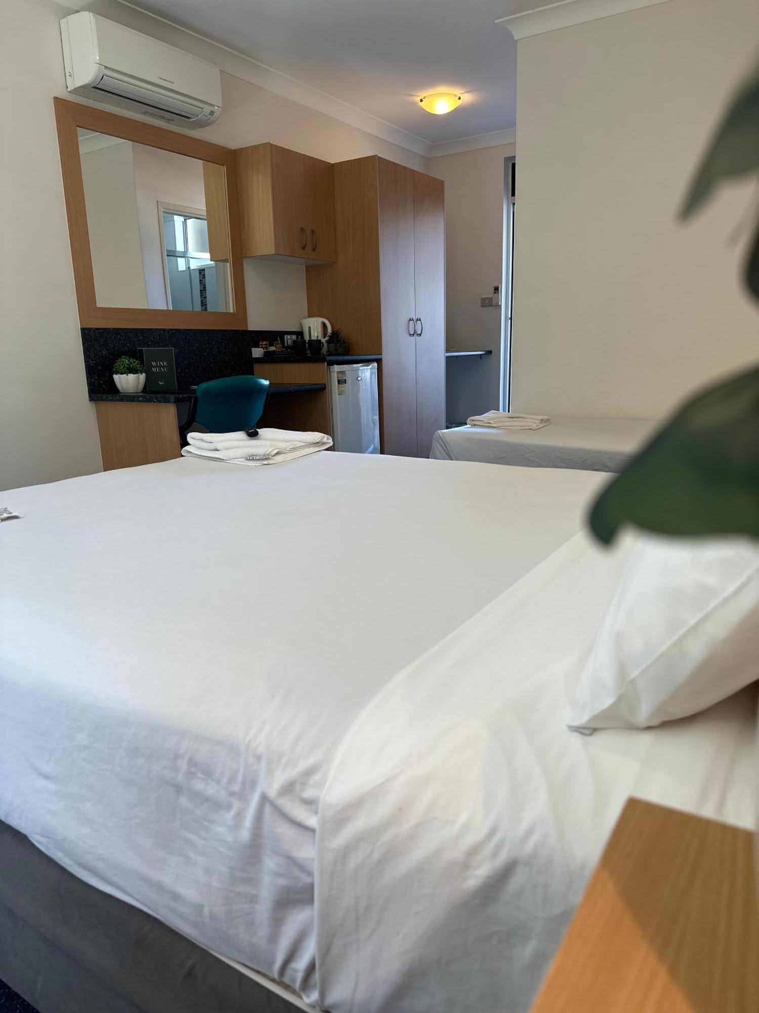 Bull And Bush Hotel 2*